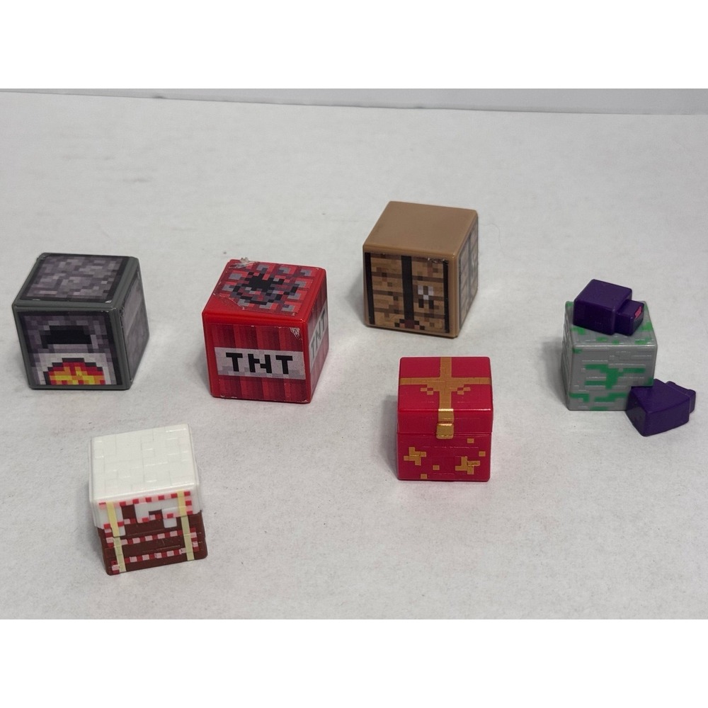 Minecraft Minifigure Collecters Display Case Cube with 22 mini figures 2014 - Picture 9 of 12